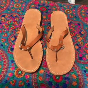 GAP SANDALS SIZE 10